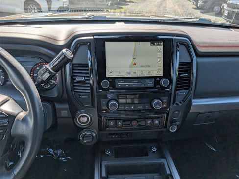 Used 2022 Nissan Titan PRO-4X w/ Pro-4x Convenience Package AWD/4WD image 18