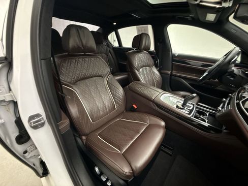 Used 2022 BMW 750i xDrive w/ Luxury Rear Seating Package AWD/4WD image 30