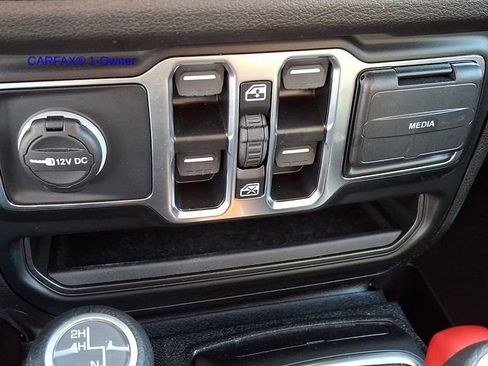 Used 2025 Jeep Wrangler Unlimited Sport AWD/4WD image 29