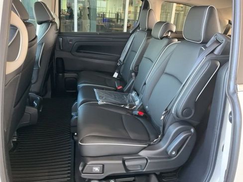 New 2026 Honda Odyssey Touring image 19