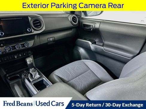 Used 2019 Toyota Tacoma TRD Sport w/ Technology Package AWD/4WD image 25