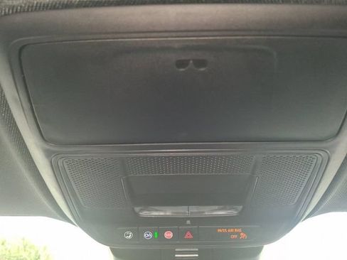 Used 2025 Buick Enclave Preferred w/ Power Package FWD image 8
