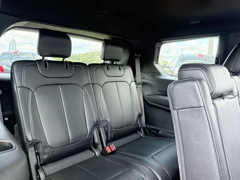 Used 2024 Jeep Grand Cherokee L Limited w/ Black Appearance Package AWD/4WD image 28