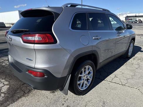 Used 2014 Jeep Cherokee Latitude w/ Comfort/Convenience Group image 4