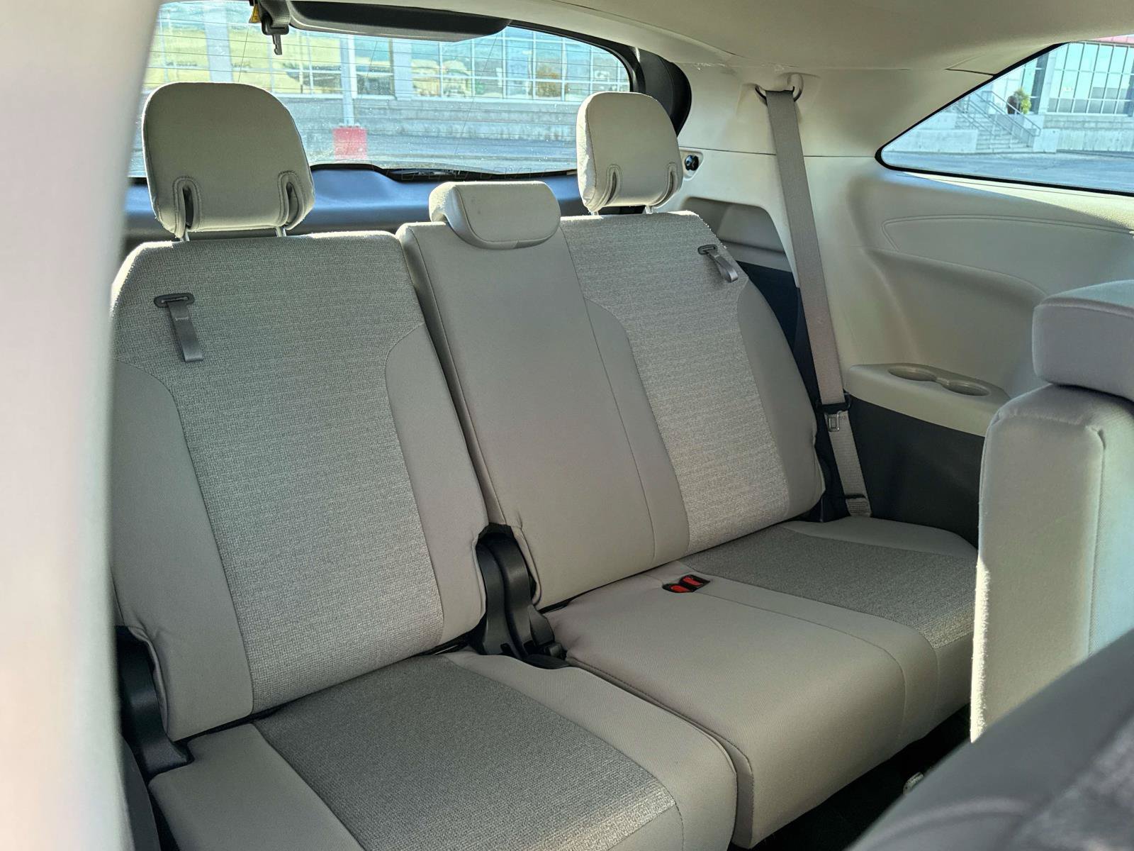 Used 2024 Toyota Sienna LE AWD/4WD image 22