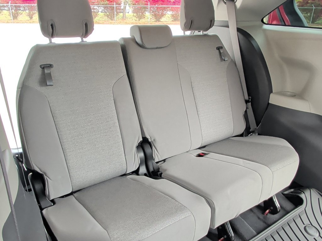 Certified 2024 Toyota Sienna LE AWD/4WD image 25