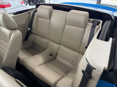 Used 2010 Ford Mustang Premium RWD image 12