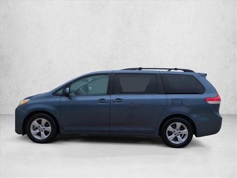 Used 2014 Toyota Sienna LE FWD image 8