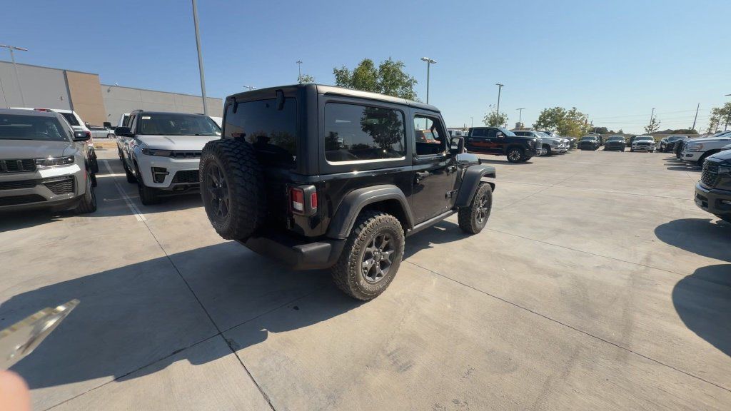 Used 2022 Jeep Wrangler Sport AWD/4WD image 4