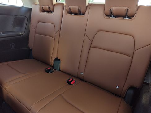 New 2026 Nissan Pathfinder Platinum FWD image 16