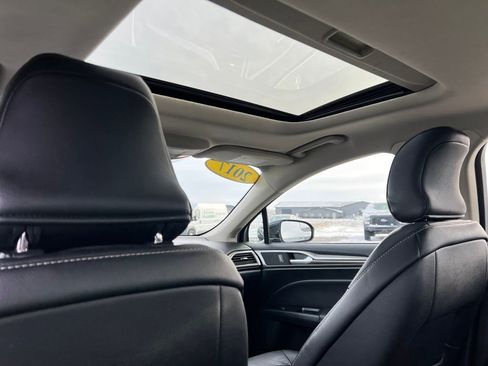 Used 2017 Ford Fusion SE image 26