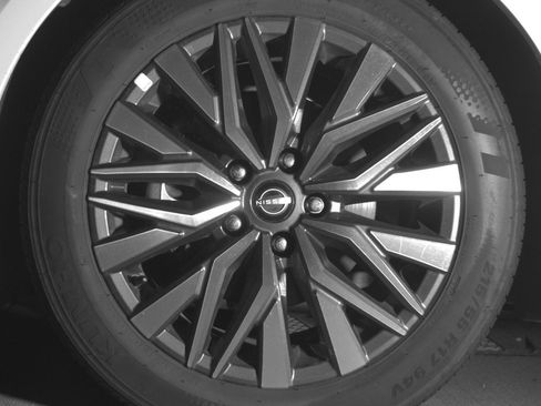 Used 2025 Nissan Altima 2.5 SV image 12