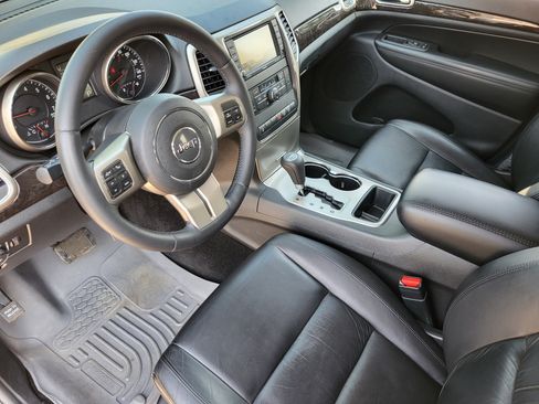 Used 2013 Jeep Grand Cherokee Laredo AWD/4WD image 10