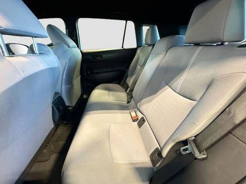 Used 2024 Toyota Corolla Cross SE image 19