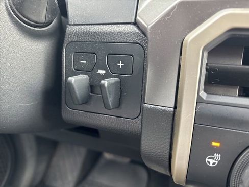 Used 2024 Toyota Tacoma SR5 image 33