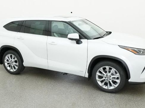 New 2026 Toyota Highlander Limited image 45