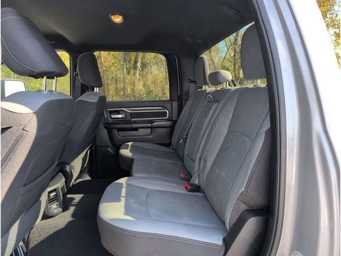 Used 2024 RAM 2500 Big Horn image 32