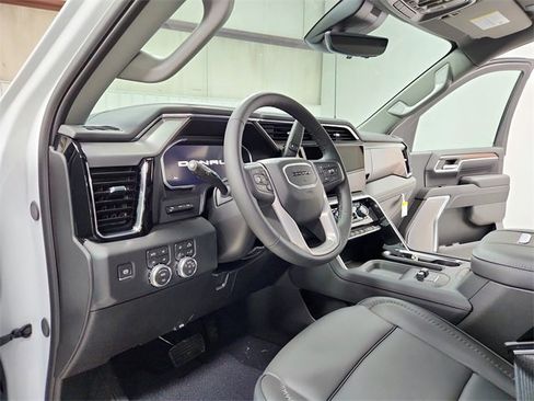 New 2026 GMC Sierra 3500 Denali w/ Denali Reserve Package image 18