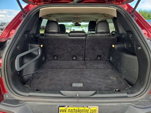 Used 2018 Jeep Cherokee Latitude Plus FWD image 25