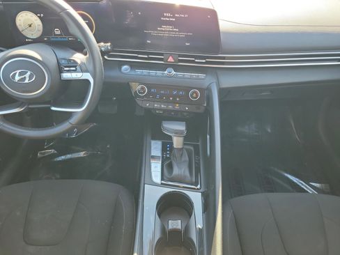 Certified 2023 Hyundai Elantra SEL w/ Convenience Package image 11
