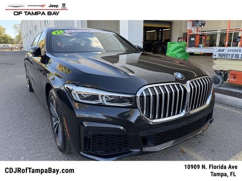 Used 2022 BMW 740i xDrive w/ M Sport Package image 1