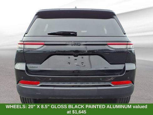 Used 2024 Jeep Grand Cherokee Altitude AWD/4WD image 5