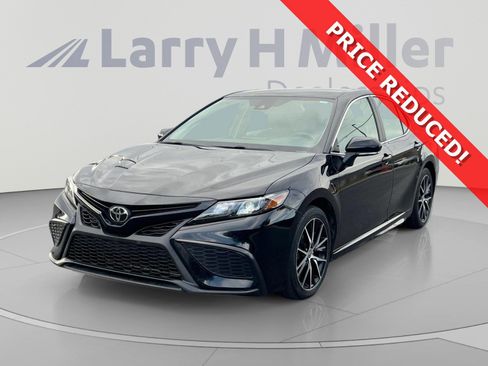 Used 2024 Toyota Camry SE FWD image 1