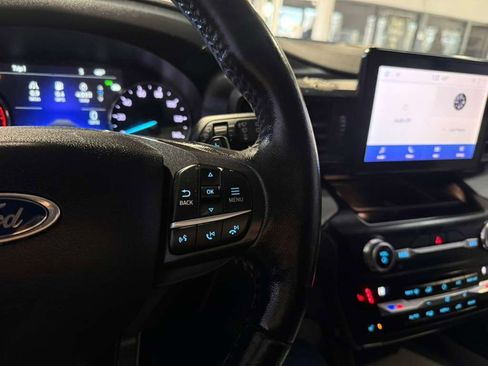 Used 2020 Ford Explorer XLT w/ Comfort Package AWD/4WD image 12