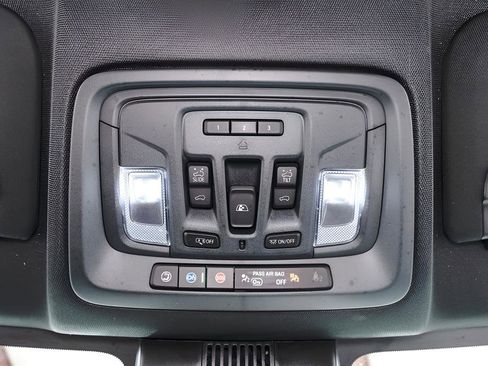 Used 2025 GMC Sierra 2500 AT4 w/ AT4 Premium Plus Package AWD/4WD image 18