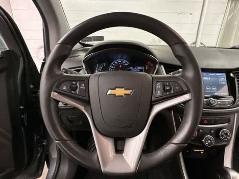 Used 2019 Chevrolet Trax LT w/ LT Convenience Package AWD/4WD image 7