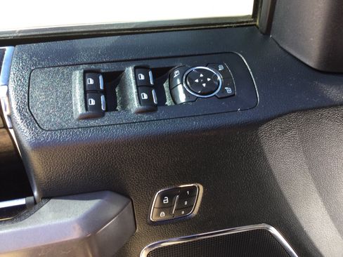 Used 2019 Ford F150 Platinum w/ Technology Package AWD/4WD image 14