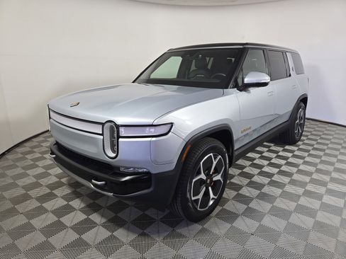 Used 2024 Rivian R1S Adventure AWD/4WD image 1