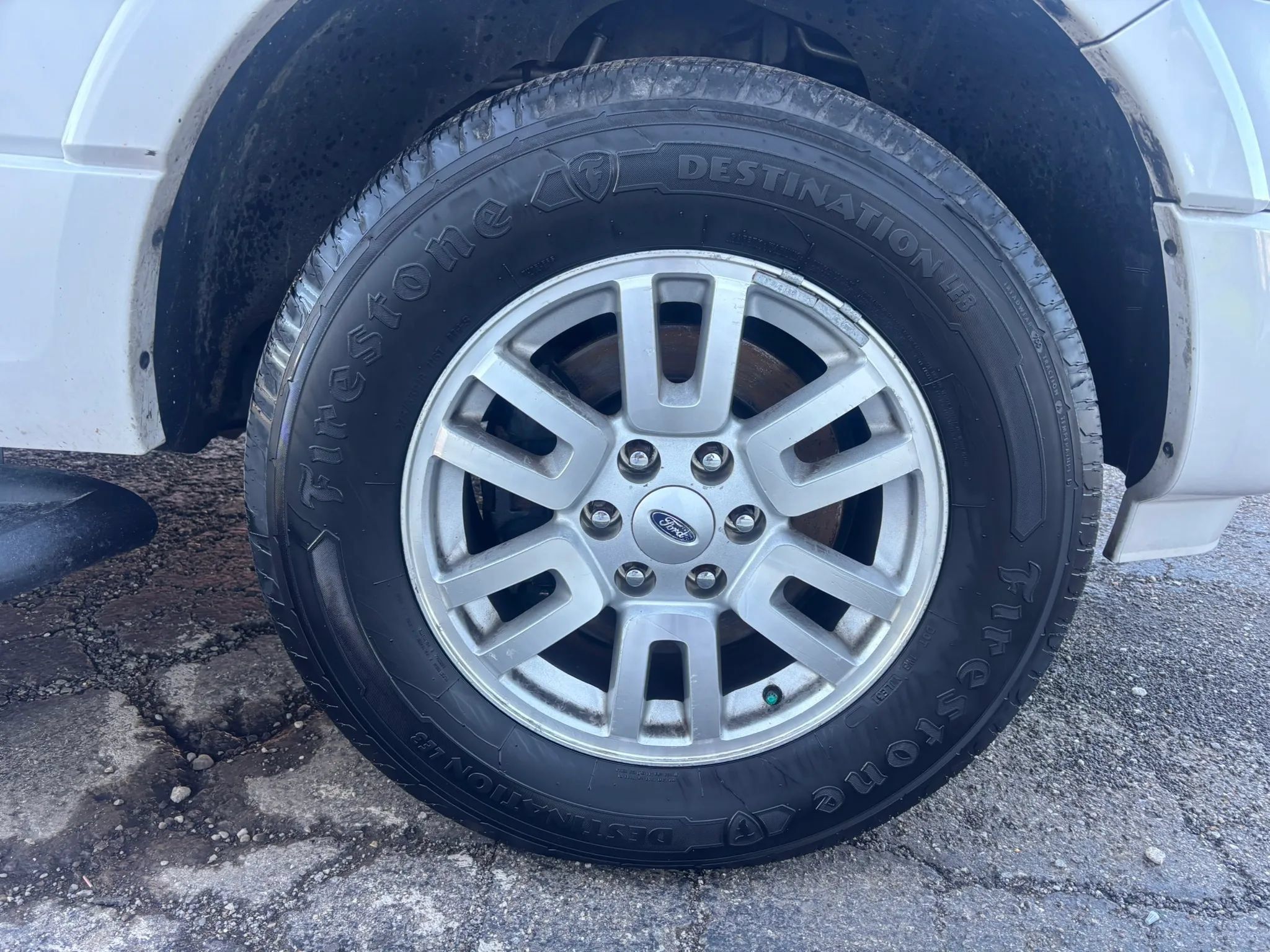 Used 2013 Ford Expedition Limited AWD/4WD image 10