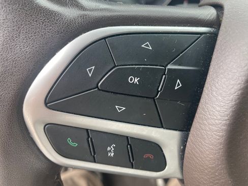 Used 2020 Chrysler Pacifica Touring-L Plus w/ Advanced Safetytec Group image 23