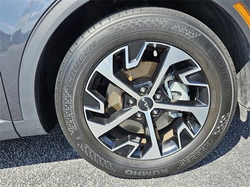 Used 2023 Kia Sportage EX image 14