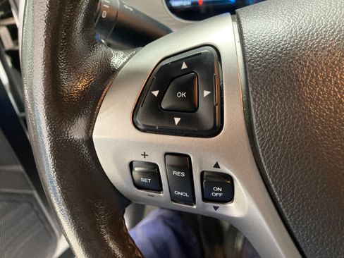 Used 2013 Ford Taurus SEL FWD image 20