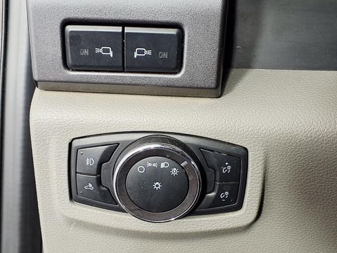 Used 2019 Ford F150 XLT w/ Equipment Group 302A Luxury AWD/4WD image 15