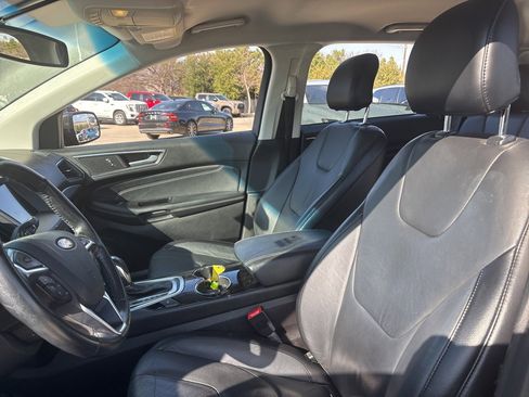 Used 2016 Ford Edge Titanium image 15