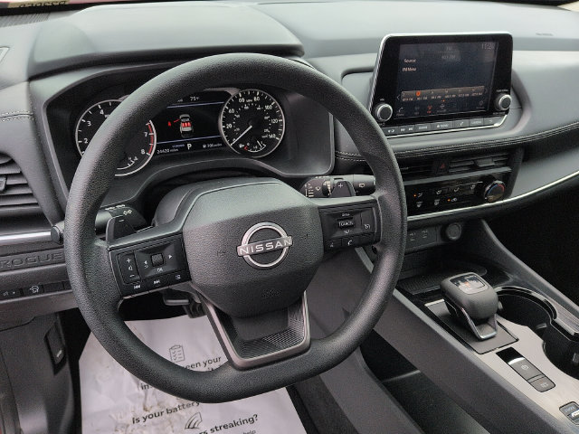 Used 2025 Nissan Rogue S FWD image 13