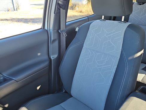 Used 2023 Toyota Tacoma TRD Sport w/ Technology Package image 32