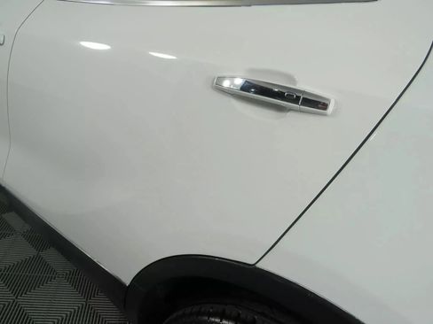 Used 2020 Buick Encore Essence AWD/4WD image 27