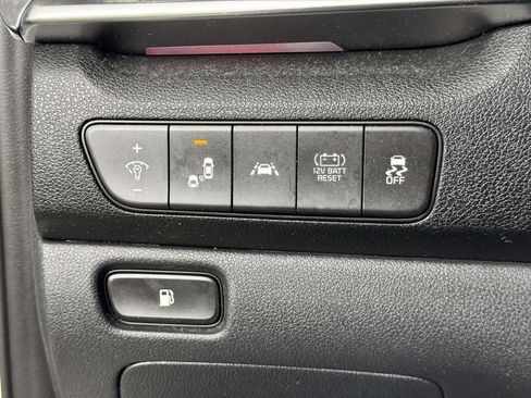 Used 2020 Kia Niro LXS FWD image 19