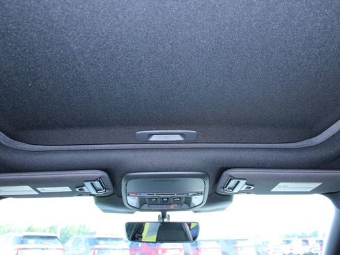 Used 2025 Subaru Forester Wilderness AWD/4WD image 32