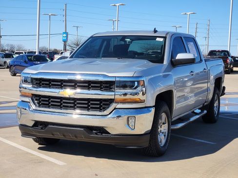 Used 2018 Chevrolet Silverado 1500 LT w/ All Star Edition image 4