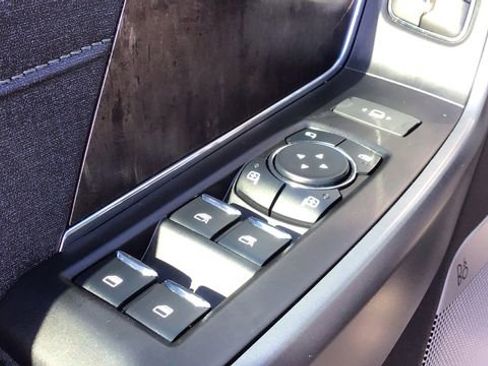 Certified 2023 Ford F250 Lariat w/ Tremor Off-Road Package image 23