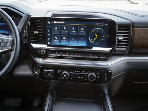 Used 2024 Chevrolet Silverado 2500 High Country w/ High Country Premium Package AWD/4WD image 28