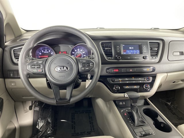 Used 2018 Kia Sedona L FWD image 17