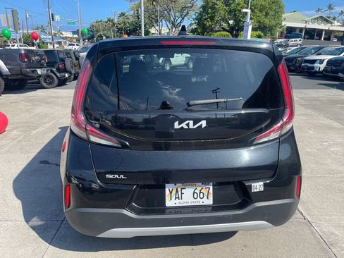 Used 2025 Kia Soul LX w/ LX Technology Package FWD image 5