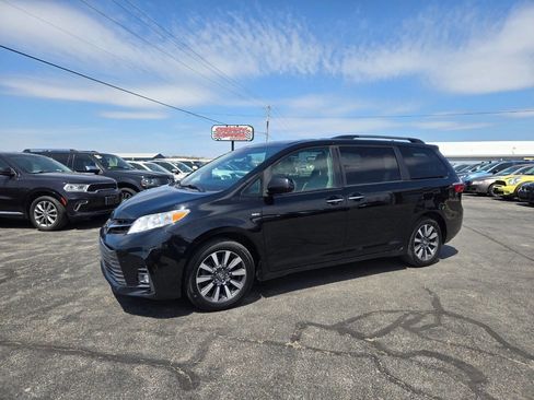 Used 2019 Toyota Sienna XLE AWD/4WD image 28