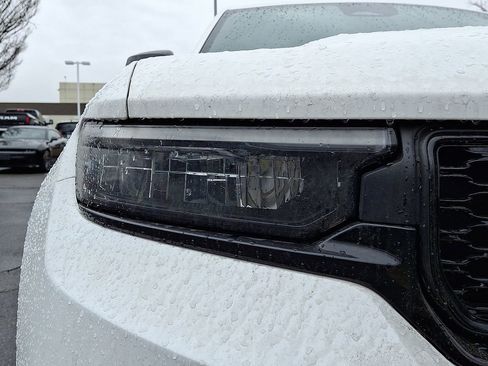 Used 2023 Jeep Grand Cherokee Altitude image 9